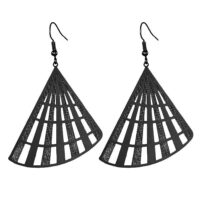 boucles d’oreilles fantaisie couleur noir triangles quadrille